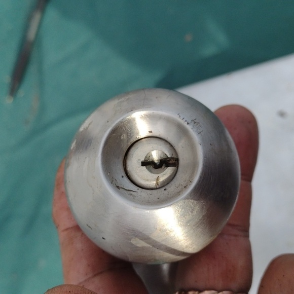 Silver Door Knob LockSet - Picture 2 of 3